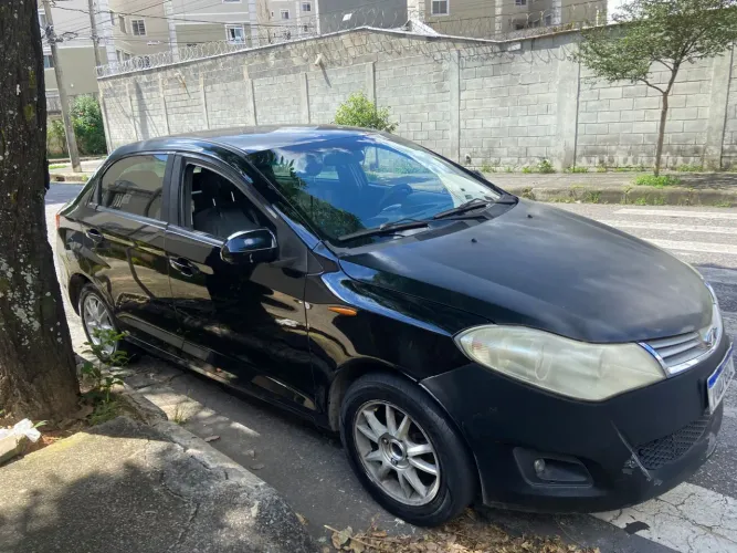 Chery Celer Sedan 1.5 16V Flex 5P 2013