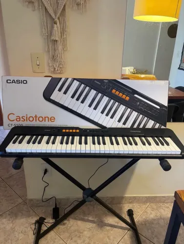 Teclado do Musical Casio Casiotone CT-S100 - 61 Teclas (Preto)