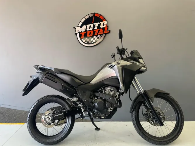 Honda Xre 300 sahara 2025