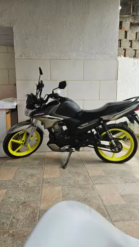 Yamaha Factor 150 DX 2025 - Apenas 8.900 km - Única Dona