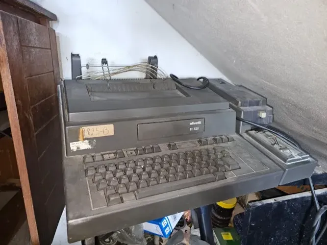 Máq. escrever Olivetti TE-520