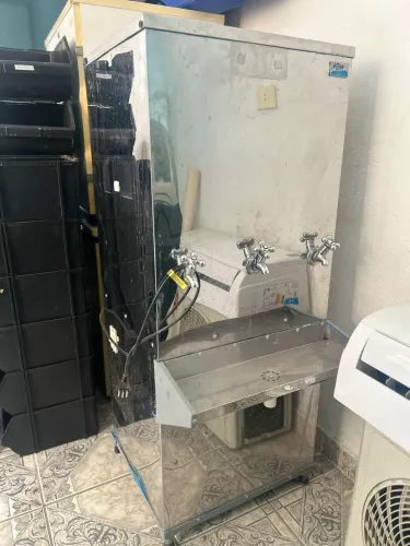 Bebedouro Industrial em Inox - 3 Torneiras