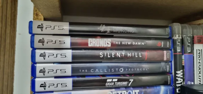 Jogos ps5, valor unitário 200 cada.