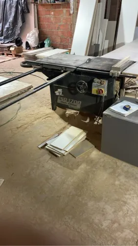 Serra Esquadrejadeira 