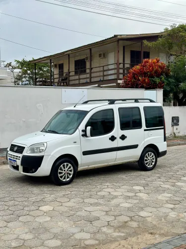 Fiat Doblo Essence 1.8 Flex 16V 5P 2012