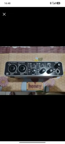 Vendo interface u phoria umc202 em excelente estado, funcionando 100%.