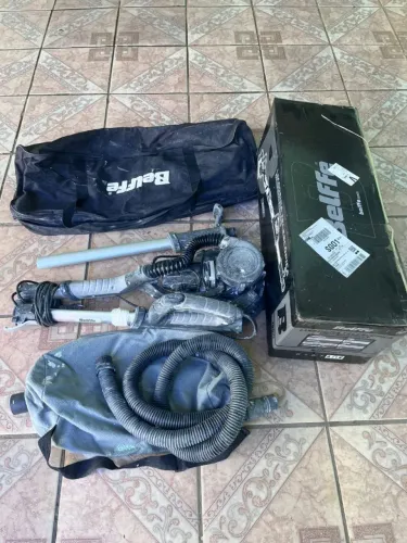 Vendo uma lixadeira usada em boas condições funcionando perfeitamente lixadeira de parede