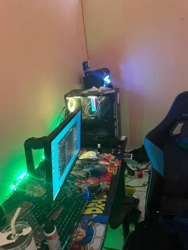 Pc gamer roda + periféricos, monitor 144hz com braço e teclado magnético com mouse Gpro.