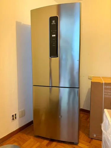 Geladeira Eletrolux Inox Botton Freezer Inverter