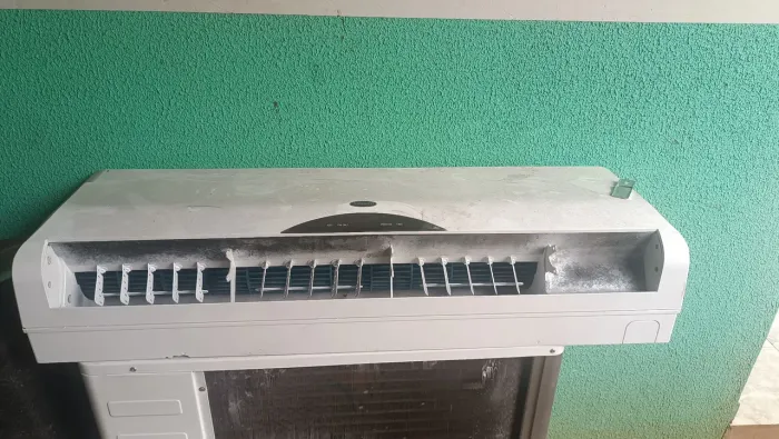 Ar Condicionado Split Komeco 24.000 BTUs Frio 220V - Usado (Bom Estado)