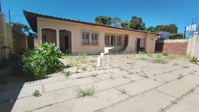 Casa com 3 dormitórios para alugar, 220 m² por R$ 10.000/mês - Jóquei - Teresina/PI