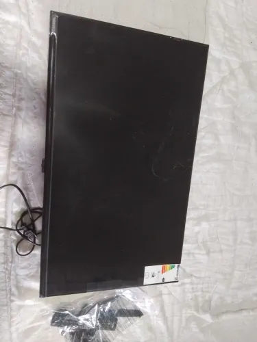 Vendo teve 32 polegadas com tela trincada