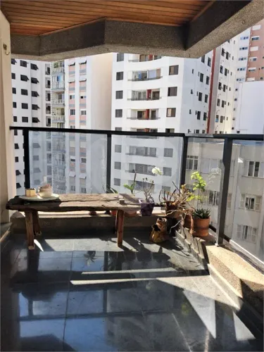 Apartamento com 3 quartos para locação em Pinheiros - SP