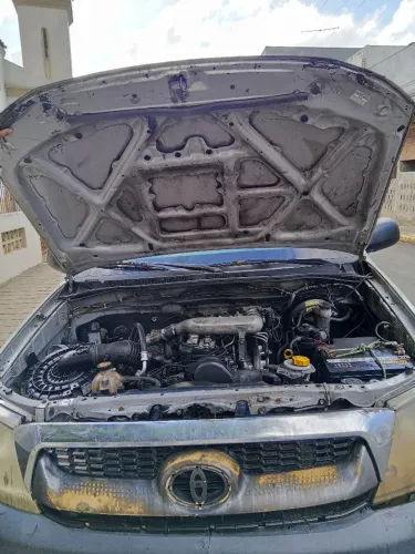 Toyota Hilux CS D4-d 4X4 2.5 16V 102cv TB Dies. 2009
