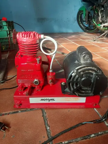 Compressor de poço Motomil, baixa Rotação,  semi novo, em ótimo estado. Leia o Anúncio!