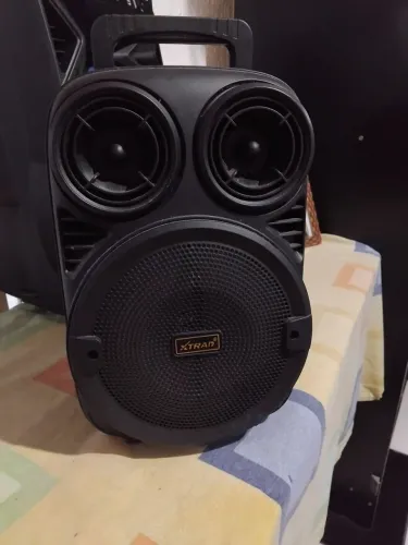 Caixinha de  som tamanho médio 30×20 cm via Bluetooth 