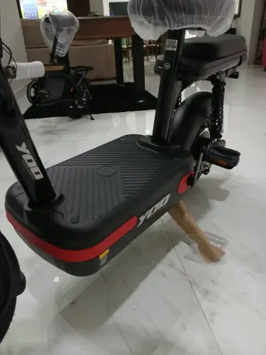 Moto scooter eletica zero km com a caixa