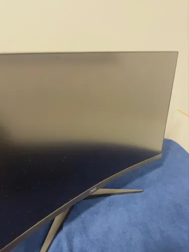 Monitor Gamer Curvado AOC 240hz 0,3 ms impecável.