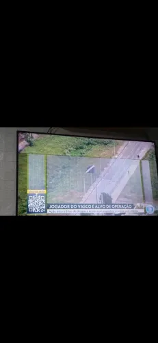 Tv Lg 55' COM LISTRAS NA TELA