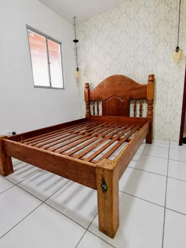 ? CAMA DE CASAL EM MADEIRA DE CEREJEIRA ? ELEGÂNCIA E RESISTÊNCIA!