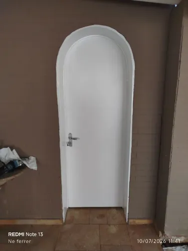 Instalador de porta madeira