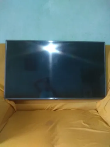 Smartv lg 43uj6565 com listras na tela