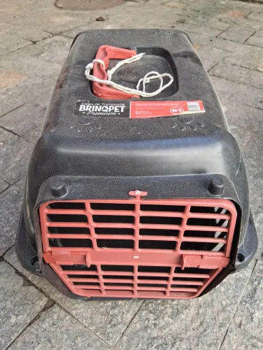Vendo casinha de transporte para pets N°1 e N° 2.