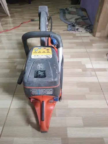 Cortadora de piso a gasolina