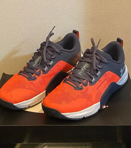 Tenis Under Armour tribase