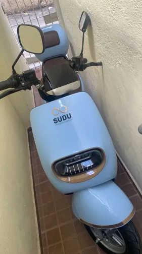 Vendo Moto elétrica semi nova