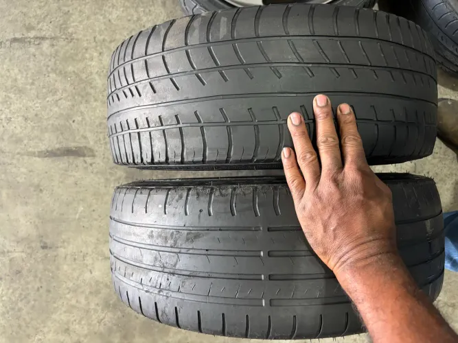 Rodas aro 17 furação 4/100 da Parati surf com os pneus meia vida