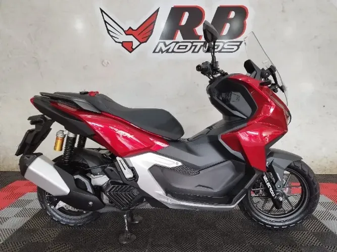 ADV 160 ABS 2026 Vermelha Metálica Único Dono com 0.300 Km ( Zero na Garantia Honda )