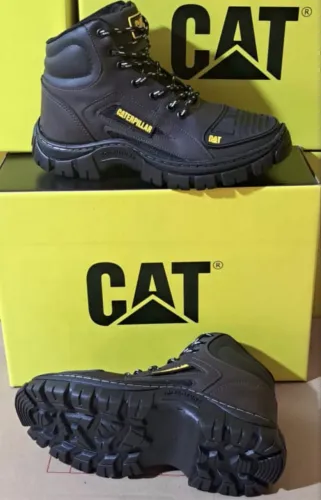 Bota Cat