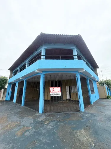 Oportunidade de sobrado com sala comercial