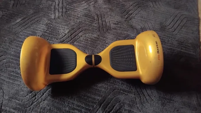 Hoverboard com carregador e sem um pneu