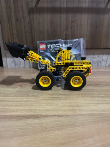 Trator Lego código 42023 valor 99.00