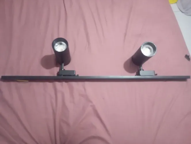 Vendo luminária e 4,5 metros de fita de led 220v