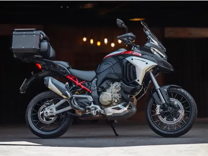 DUCATI MULTISTRADA 1160 V4 Rally 1100 cc 