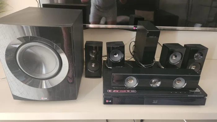 HOME THEATER LG