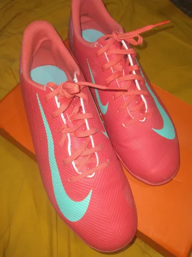 Nike Mercurial Vapor 41 (Usada uma única vez)