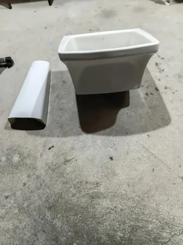 Tanque de louca branco usado