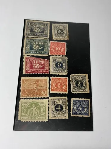Lote com 12 Selos Antigos da Polônia Anos 1920 - Segunda República Polonesa