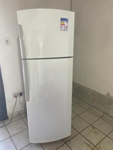 Vendo geladeira MABE 400 litros