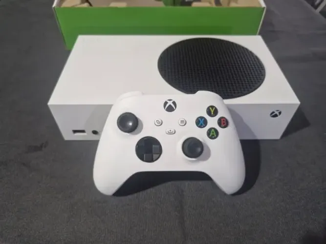 Xbox Series S 512GB - 1 Controle + Brinde - Excelente Estado