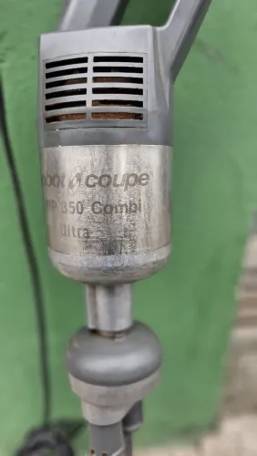Mixer hobot cupe