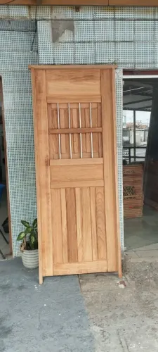 Porta Madeira Jatobá c/ Janela Central 80x 2,10