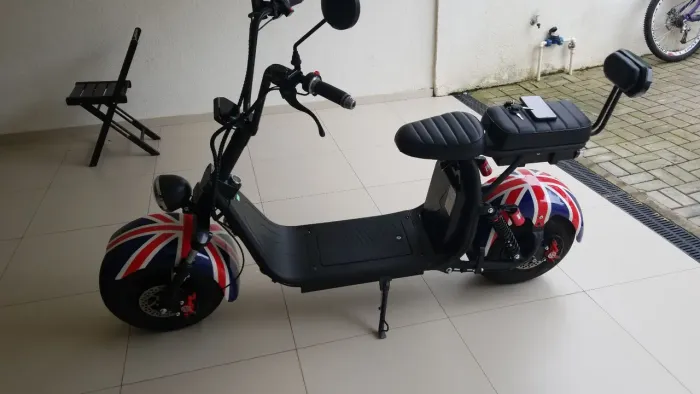 Scooter Elétrica modelo Harley pneu largo