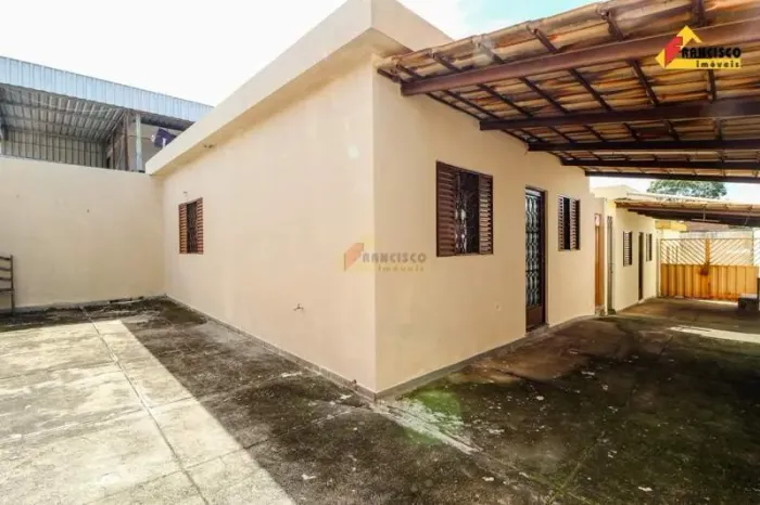 Casa à venda, 2 quartos, 1 vaga, Belvedere - Divinópolis/MG