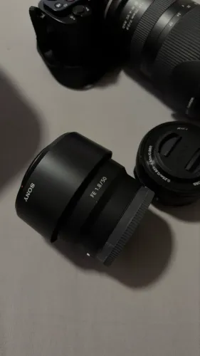 LENTE SONY FE 50MM 1.8 nova 