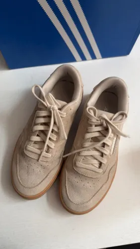 Tênis adidas